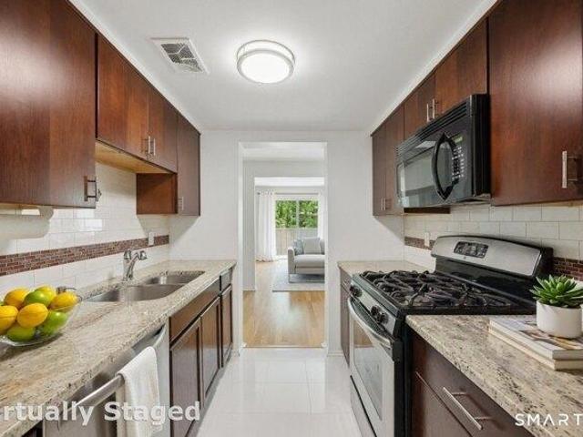 house with 2 bedroom, Fairfield CT ES105558218