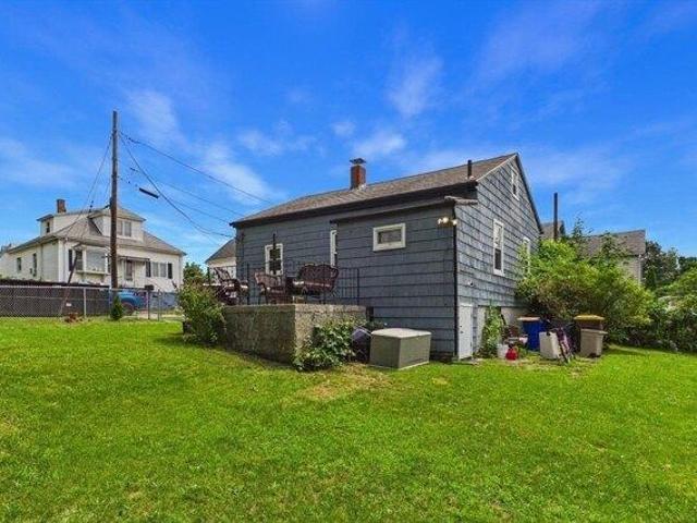 house with 2 bedroom, Fall River MA ES105493301