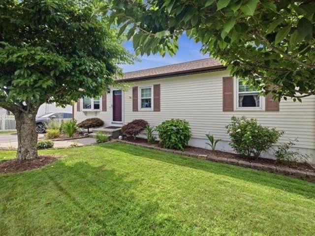 house with 2 bedroom, Fall River MA ES105651353