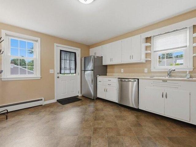 house with 2 bedroom, Fitchburg MA ES105318040