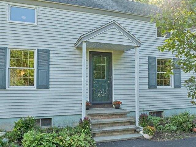 house with 2 bedroom, Gilford NH ES105629886