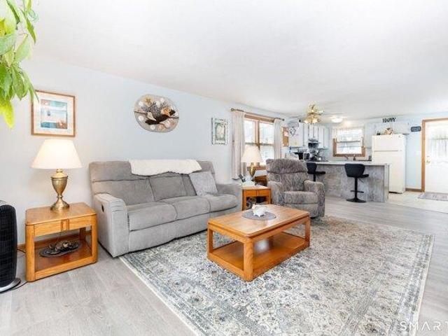 house with 2 bedroom, Glastonbury CT ES105550767