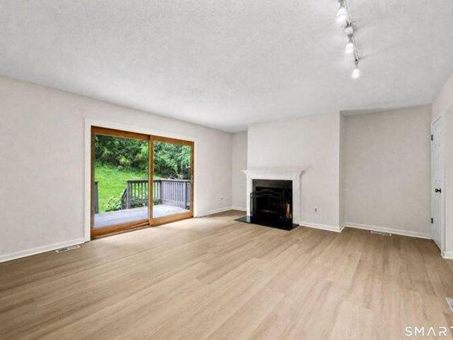 house with 2 bedroom, Glastonbury CT ES105537024