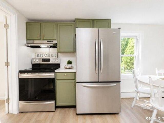 house with 2 bedroom, Glastonbury CT ES105632440