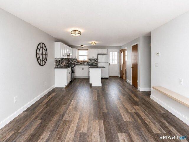 house with 2 bedroom, Glastonbury CT ES105632604