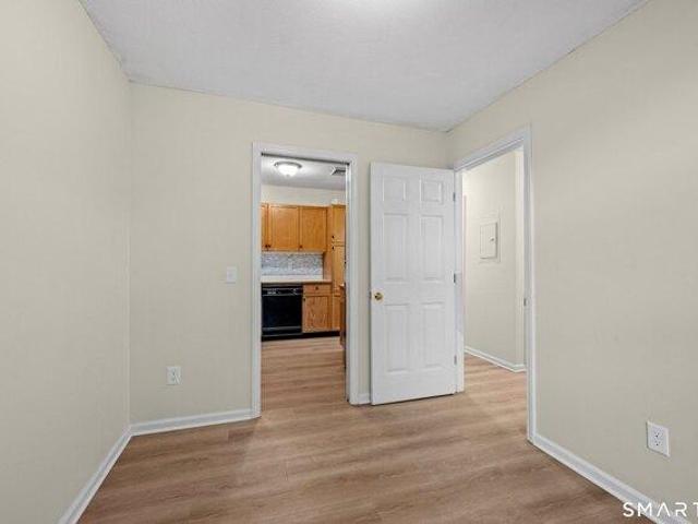 house with 2 bedroom, Groton CT ES106040075