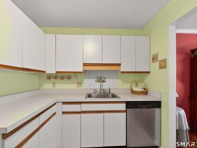 house with 2 bedroom, Granby CT ES104480845