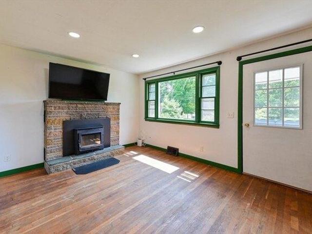 house with 2 bedroom, Granby MA ES105440679