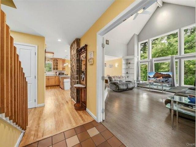 house with 2 bedroom, Greenwood Lake NY ES105206256