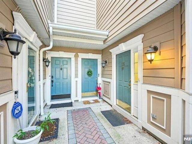 house with 2 bedroom, Guttenberg NJ ES105589322