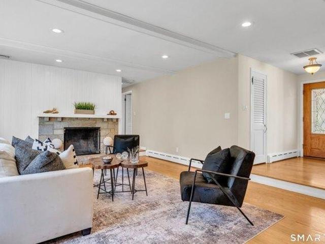house with 2 bedroom, Hamden CT ES105652959