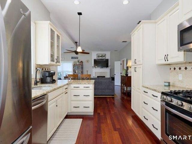 house with 2 bedroom, Harwinton CT ES105550764