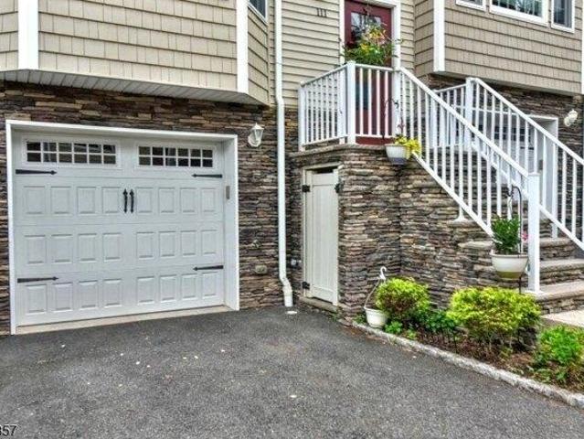 house with 2 bedroom, Hasbrouck Heights NJ ES105511852