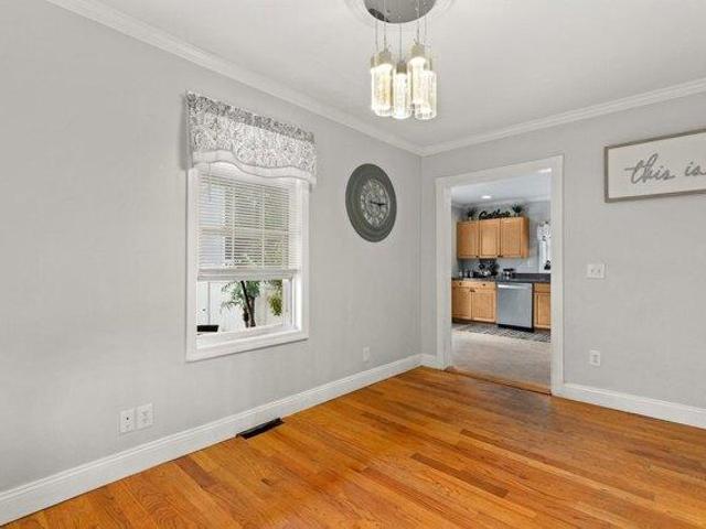house with 2 bedroom, Haverhill MA ES105535401
