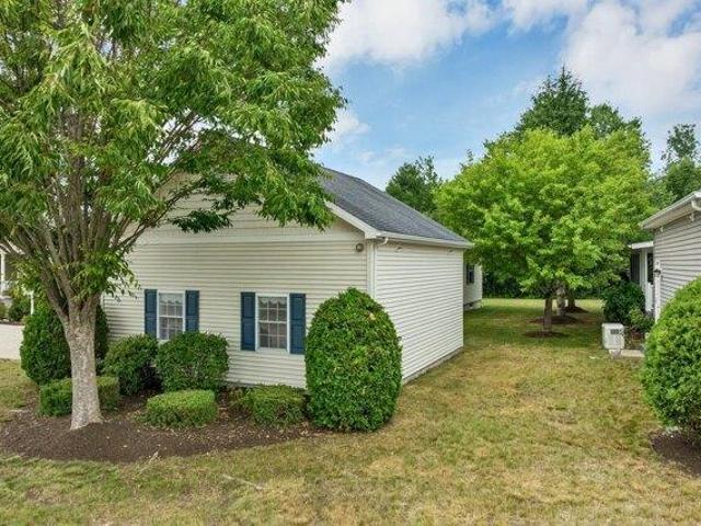 house with 2 bedroom, Hooksett NH DS104410593