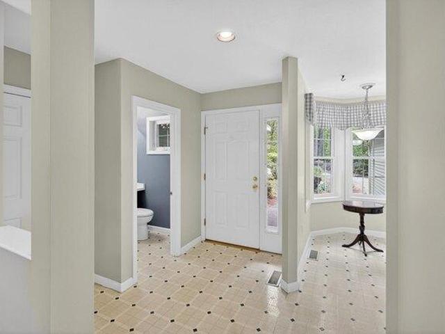 house with 2 bedroom, Hooksett NH ES104409831