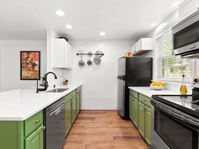 house with 2 bedroom, Hooksett NH ES104410782