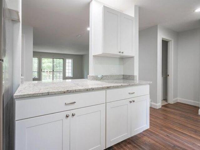house with 2 bedroom, Hooksett NH ES105365897