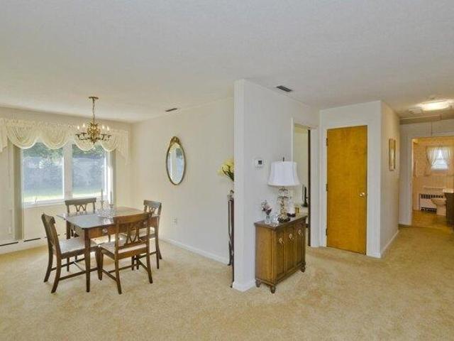 house with 2 bedroom, Holyoke MA ES105440299