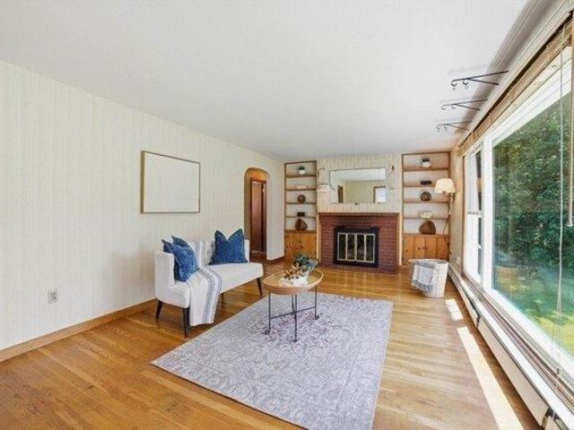 house with 2 bedroom, Holden MA ES105415206
