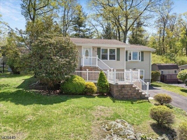 house with 2 bedroom, Hopatcong NJ ES105274291
