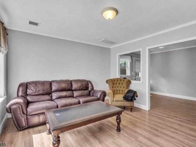 house with 2 bedroom, Hopatcong NJ ES106155483