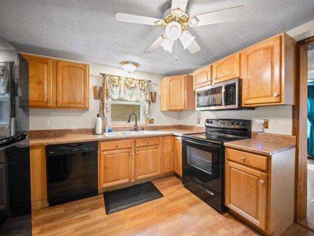 house with 2 bedroom, Hudson NH ES105575972