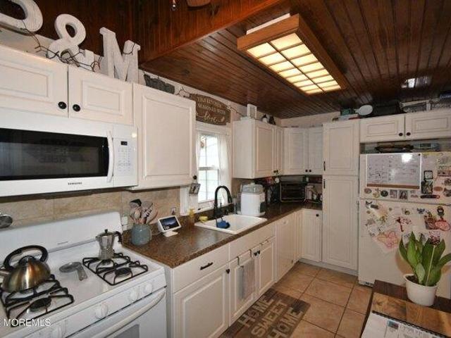 house with 2 bedroom, Keyport NJ ES105557780