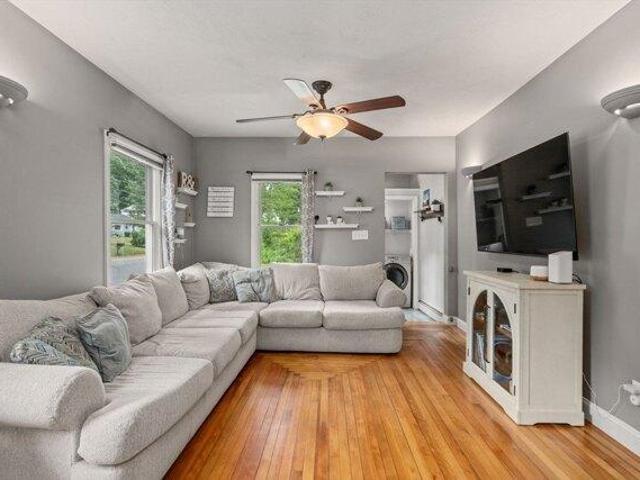 house with 2 bedroom, Lancaster MA ES104262320