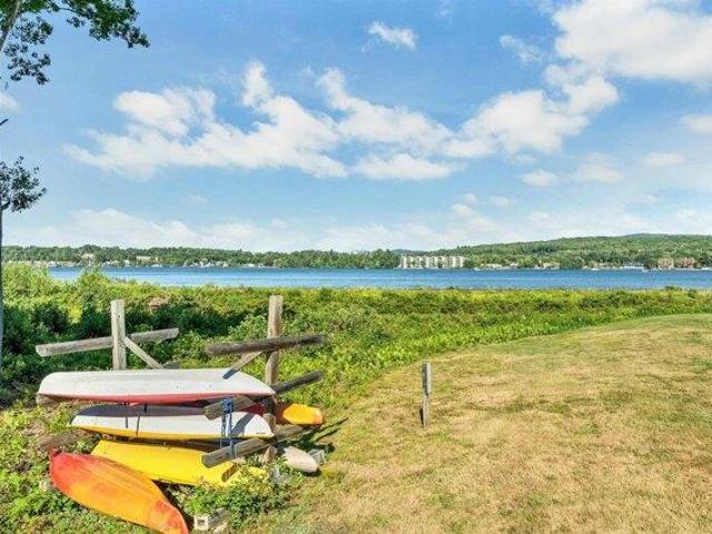 house with 2 bedroom, Laconia NH ES105552705
