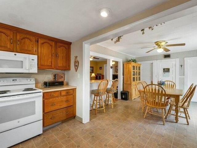 house with 2 bedroom, Laconia NH ES105628941