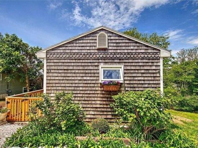 house with 2 bedroom, Little Compton RI ES105442232