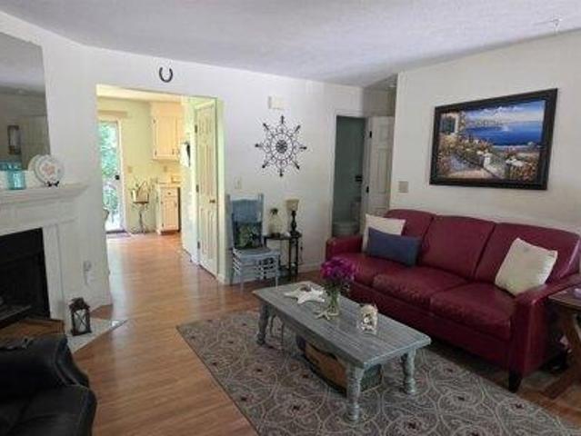 house with 2 bedroom, Londonderry NH ES104351337