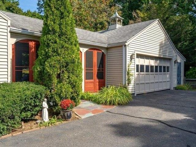 house with 2 bedroom, Longmeadow MA ES105438470
