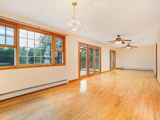 house with 2 bedroom, Lunenburg MA ES105477748