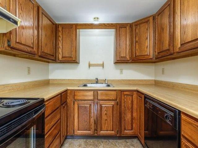 house with 2 bedroom, Manchester NH ES104406110