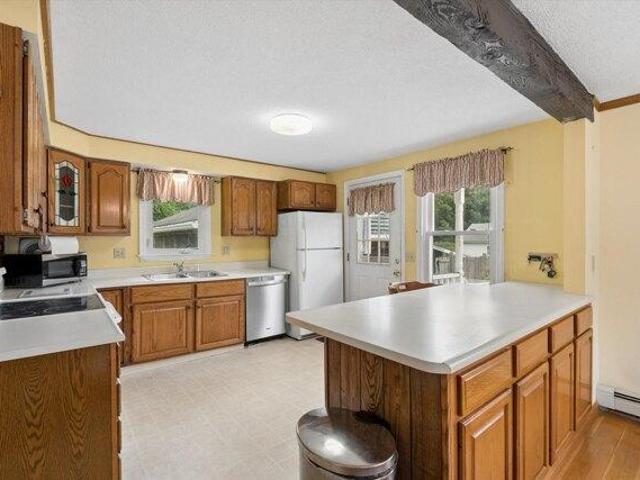 house with 2 bedroom, Manchester NH ES104478807