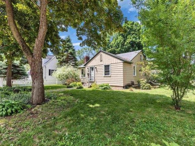 house with 2 bedroom, Manchester NH ES105548972