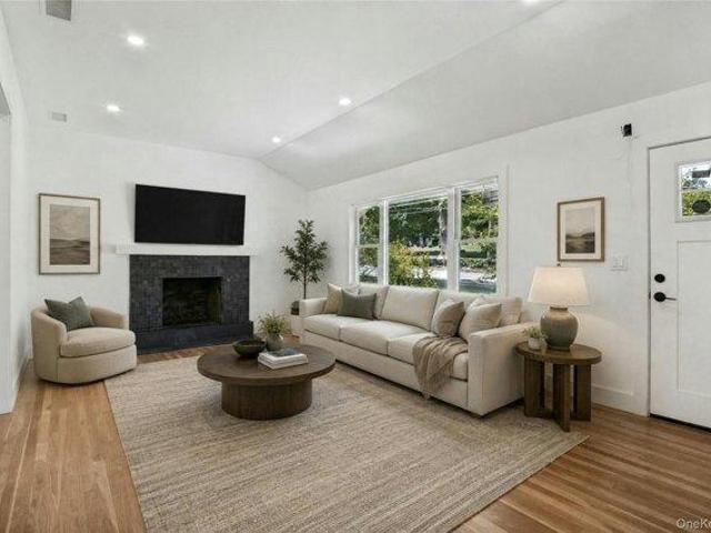 house with 2 bedroom, Mahopac NY ES105318121
