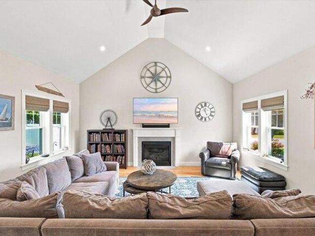 house with 2 bedroom, Mashpee MA ES105710667
