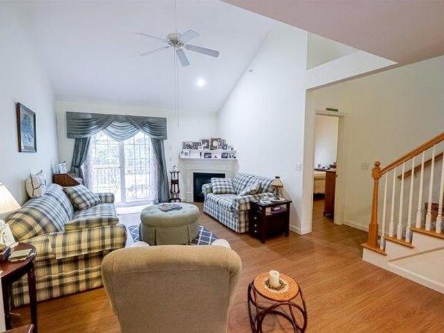 house with 2 bedroom, Merrimack NH ES104332596