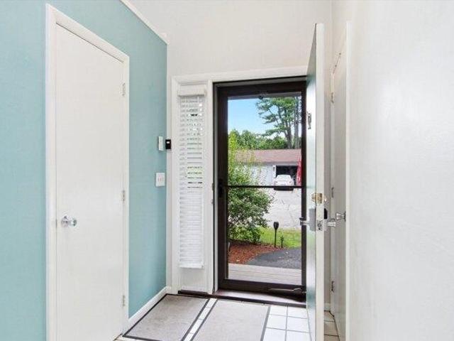 house with 2 bedroom, Merrimack NH ES105423232