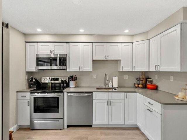 house with 2 bedroom, Merrimack NH ES105385211