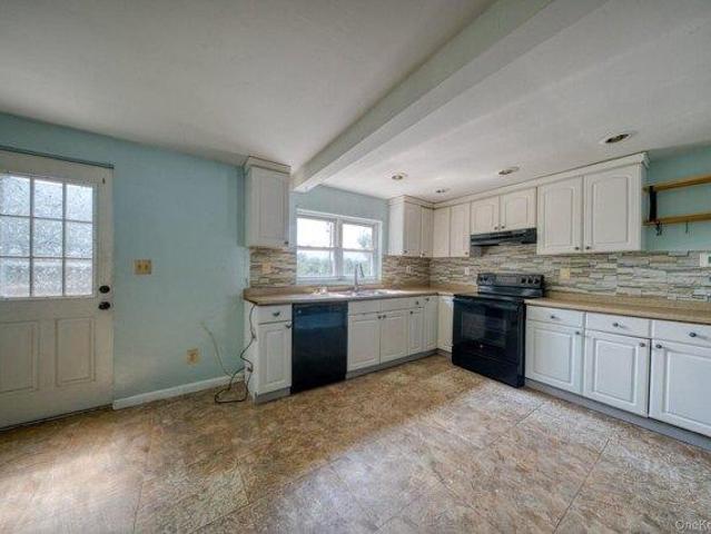 house with 2 bedroom, Middletown NY ES105317845