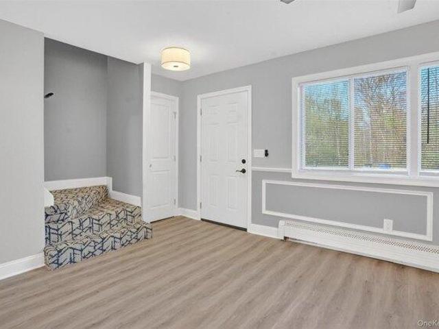 house with 2 bedroom, Middletown NY ES105317880