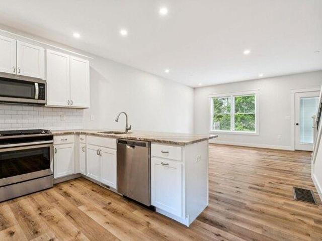 house with 2 bedroom, Milford NH ES104443316