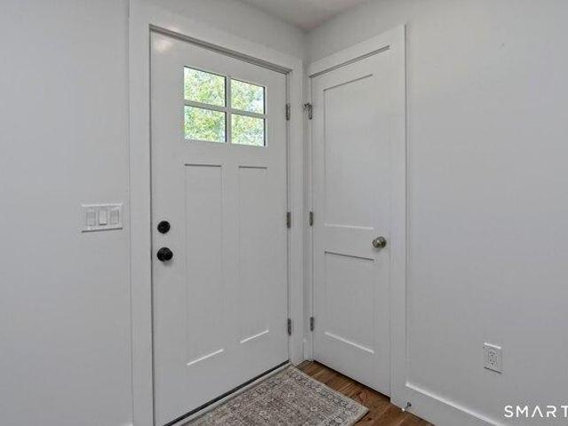 house with 2 bedroom, Milford CT ES105428257