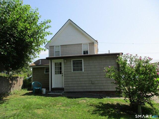 house with 2 bedroom, Milford CT ES105422756