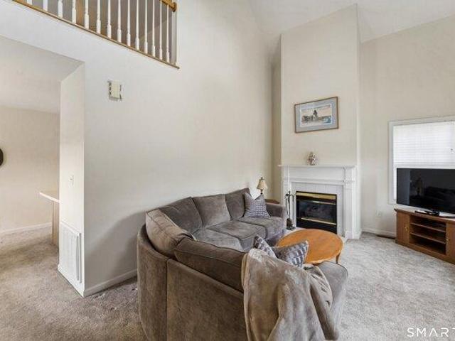 house with 2 bedroom, Milford CT ES105514490