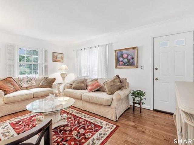 house with 2 bedroom, Milford CT ES105535836